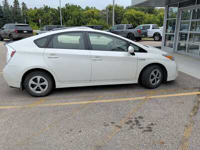 2013 Toyota Prius, $11330. Photo 5