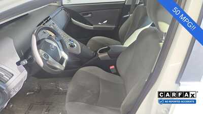 2013 Toyota Prius, $11598. Photo 9