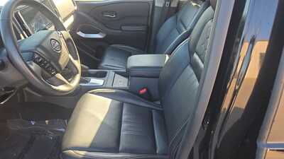2025 Nissan Frontier, $40330. Photo 9