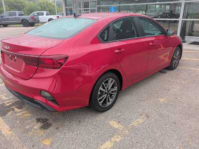 2023 Kia Forte, $18040. Photo 4