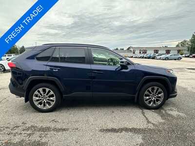 2019 Toyota RAV4, $25140. Photo 10
