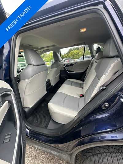 2019 Toyota RAV4, $25140. Photo 7