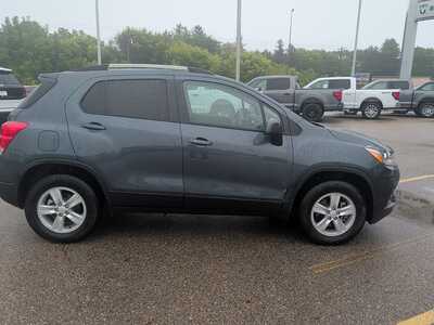 2022 Chevrolet Trax, $17870. Photo 4