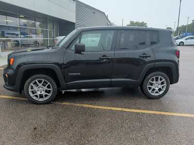2023 Jeep Renegade, $19340. Photo 2