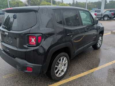 2023 Jeep Renegade, $19340. Photo 5