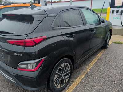 2023 Hyundai Kona Electric, $23850. Photo 4