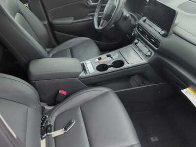 2023 Hyundai Kona Electric, $23850. Photo 7