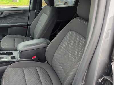2023 Ford Escape, $24340. Photo 9