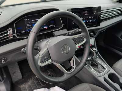 2025 Volkswagen Jetta, $19340. Photo 10