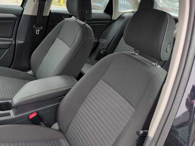 2025 Volkswagen Jetta, $19340. Photo 9