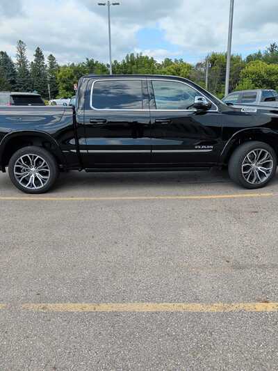 2025 RAM 1500 Crew Cab, $61840. Photo 9