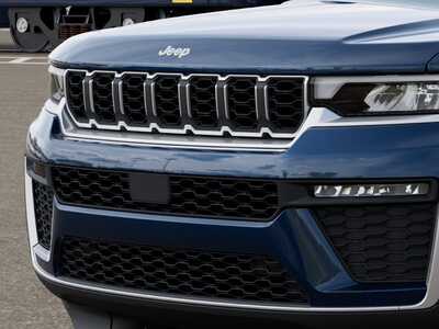 2027 Jeep Grand Cherokee, $48888. Photo 11