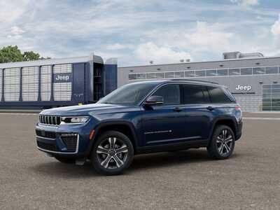 2027 Jeep Grand Cherokee, $48888. Photo 2