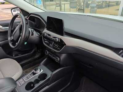 2021 Ford Escape, $18240. Photo 10
