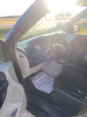 2015 Dodge Caravan, Grand, $5900. Photo 10