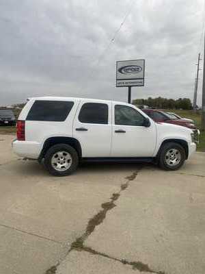2014 Chevrolet Tahoe, $6900. Photo 2