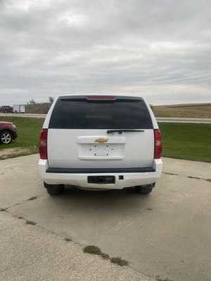 2014 Chevrolet Tahoe, $6900. Photo 6