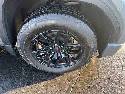 2021 GMC 1500 Crew Cab, $33940. Photo 8