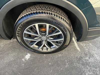 2019 Volkswagen Tiguan, $15490. Photo 12