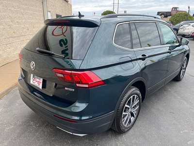 2019 Volkswagen Tiguan, $15490. Photo 3