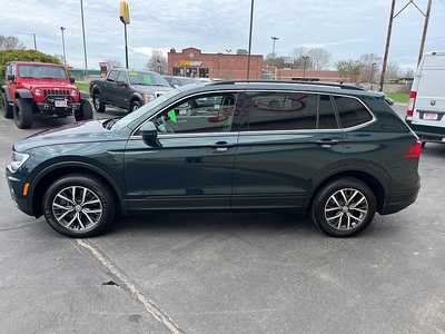 2019 Volkswagen Tiguan, $15490. Photo 6