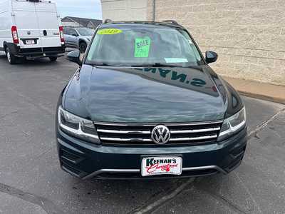 2019 Volkswagen Tiguan, $15490. Photo 8