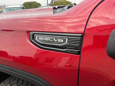 2019 GMC 1500 Crew Cab, $30799. Photo 11