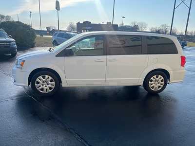 2018 Dodge Caravan, Grand, $10556. Photo 2