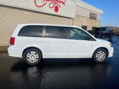 2018 Dodge Caravan, Grand, $10556. Photo 5