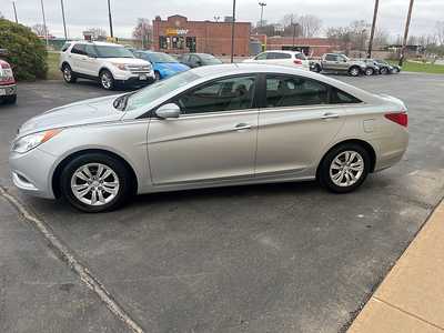 2012 Hyundai Sonata, $7490. Photo 4