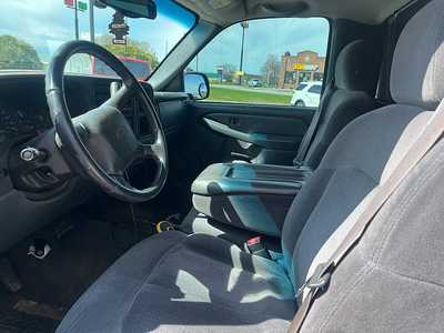2002 Chevrolet 2500 Crew Cab, $13860. Photo 12