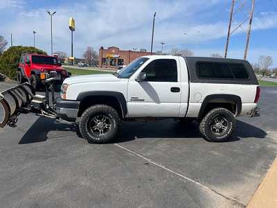 2002 Chevrolet 2500 Crew Cab, $13860. Photo 4