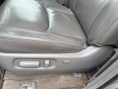 2010 Toyota Sienna, $6990. Photo 12