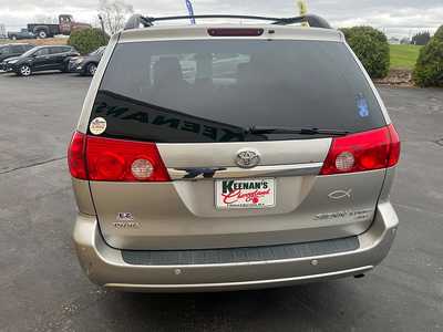 2010 Toyota Sienna, $6990. Photo 5