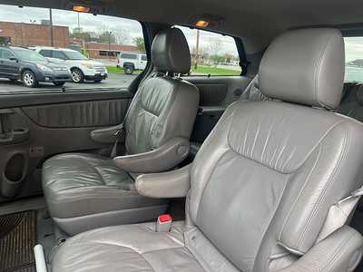 2010 Toyota Sienna, $6990. Photo 8