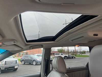 2010 Toyota Sienna, $6990. Photo 9