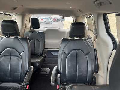2017 Chrysler Pacifica, $10655. Photo 11