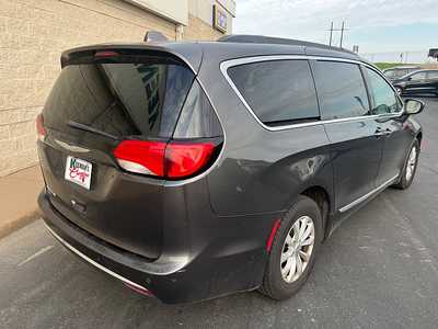 2017 Chrysler Pacifica, $10655. Photo 7