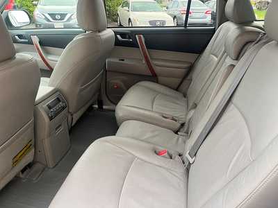 2009 Toyota Highlander, $8880. Photo 10