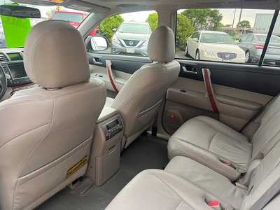 2009 Toyota Highlander, $8880. Photo 12