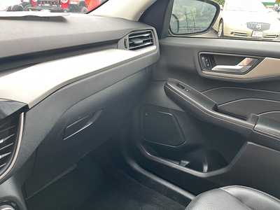 2021 Ford Escape, $19645. Photo 12