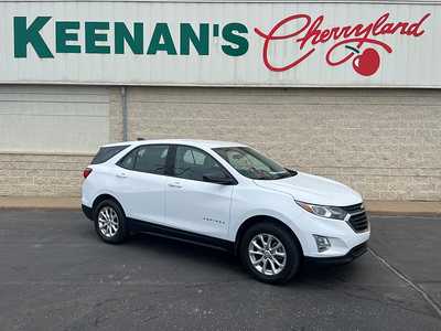 2019 Chevrolet Equinox, $15660. Photo 1