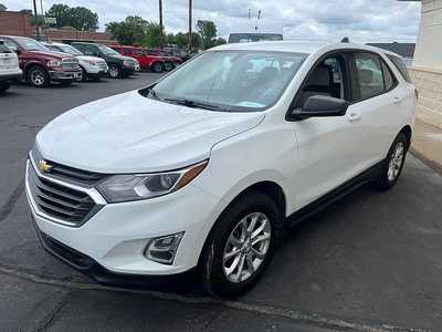 2019 Chevrolet Equinox, $17650. Photo 3