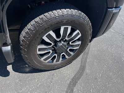 2024 GMC 2500 Crew Cab, $79944. Photo 12