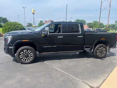2024 GMC 2500 Crew Cab, $79944. Photo 4
