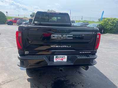 2024 GMC 2500 Crew Cab, $79944. Photo 5