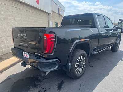 2024 GMC 2500 Crew Cab, $79944. Photo 6