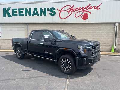 2024 GMC 2500 Crew Cab, $79944. Photo 1