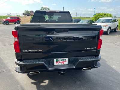 2020 Chevrolet 1500 Crew Cab, $33775. Photo 5