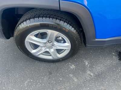2023 Jeep Compass, $19940. Photo 9